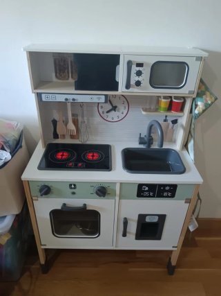 Cocinita de madera para niños