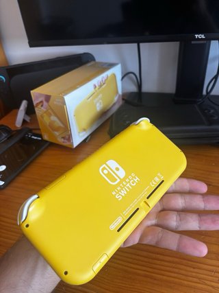 Se vende Nintendo Switch Lite en perfecto estado.
