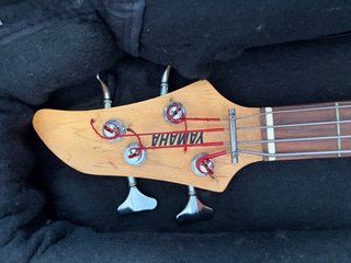 Bajo yamaha rbx260 con funda y accesorios