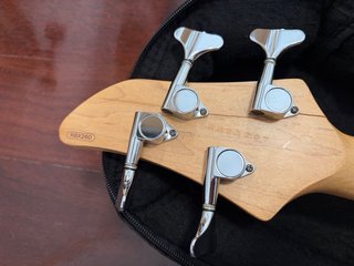 Bajo yamaha rbx260 con funda y accesorios
