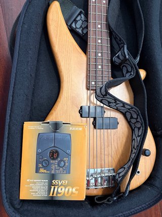 Bajo yamaha rbx260 con funda y accesorios