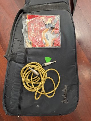 Bajo yamaha rbx260 con funda y accesorios