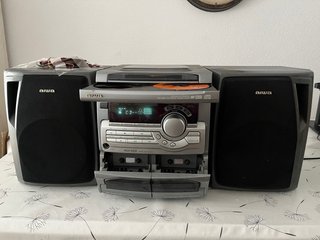 Minicadena Aiwa con 2altavoces