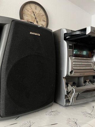 Minicadena Aiwa con 2altavoces