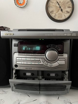 Minicadena Aiwa con 2altavoces