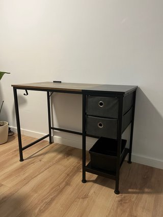 Escritorio madera con cajones y metal