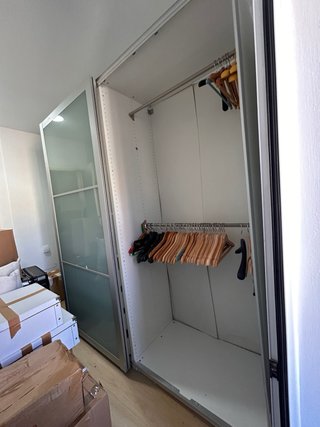 OPORTUNIDADArmario Ikea puertas cristal y aluminio