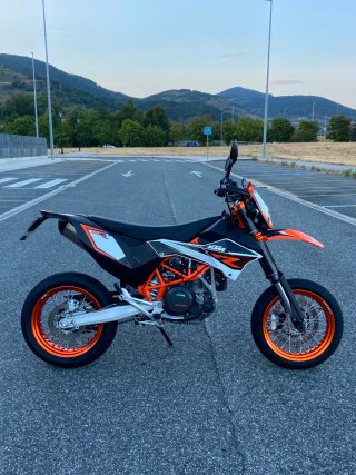 KTM 690 SMC R Supermotard 2012