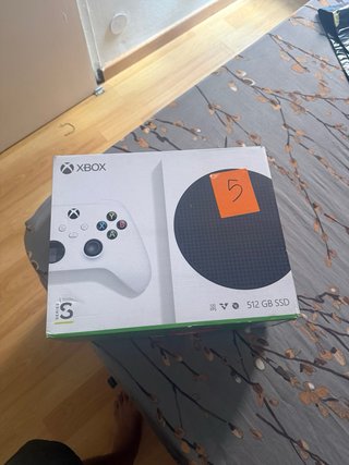Xbox serie x|s con 3 controles, casi nuevo
