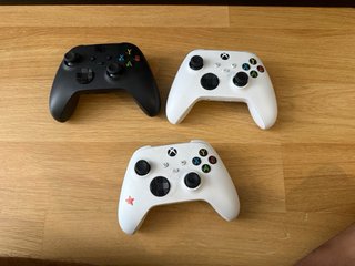 Xbox serie x|s con 3 controles, casi nuevo