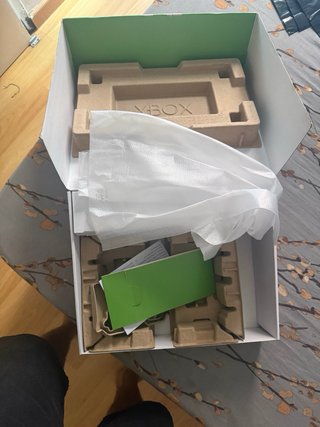 Xbox serie x|s con 3 controles, casi nuevo