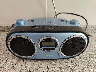 Equipo Sanyo Portable CD/MP3 Radio, modelo MCD-MX5