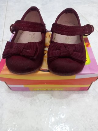 Zapatos burdeos niña número 22