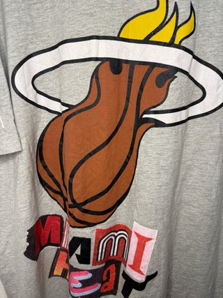 Camiseta Miami Heat NBA Gris Oversize Talla L