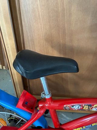 Bicicleta infantil de 14” con diseño patrulla