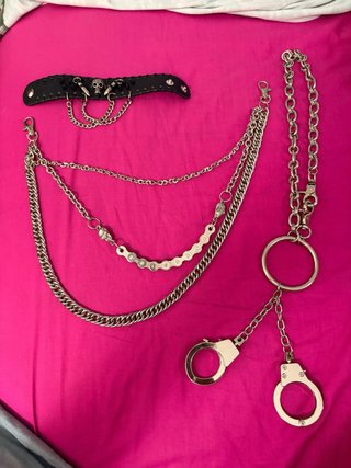 Accesorios rockeros punk cadenas y esposas