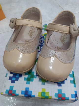 Zapatos niña beige talla 20