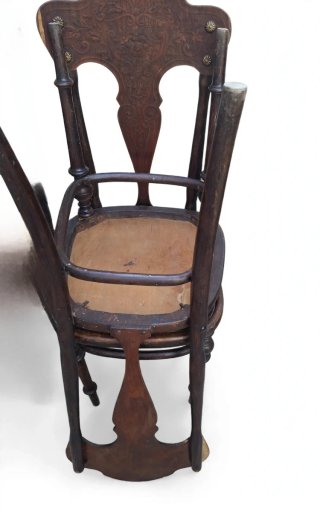 Lote 5 Sillas  muy antiguasThonet, estilo . vienés
