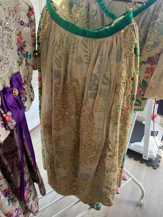 Traje fallera +2 corpiños +zapatos talla 34/36