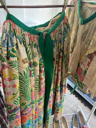 Traje fallera +2 corpiños +zapatos talla 34/36