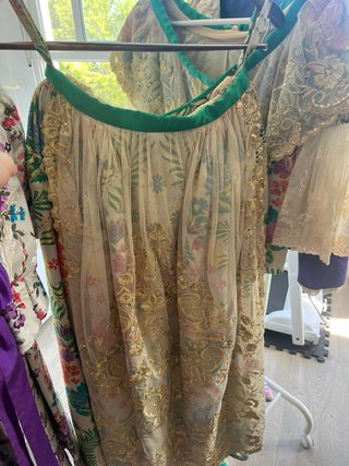 Traje fallera +2 corpiños +zapatos talla 34/36