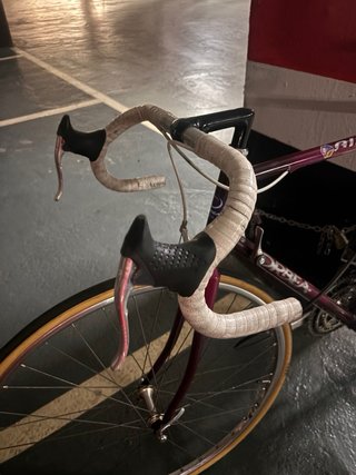 Bicicleta carretera Orbea clásica morada