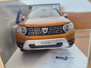 Dacia Duster Naranja Metálico 1:18