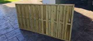 Panel de madera para cerramiento o decoración exte