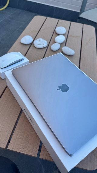 MacBook Pro 13 2020 Touch Bar + Apple Magic Mouse
