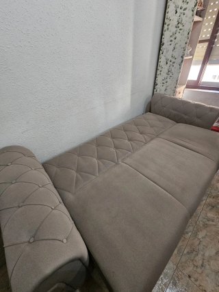 Sofá cama tipo Chester con almacenaje.