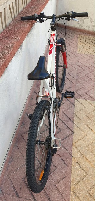 Bicicleta B'Twin Rockrider Blanca