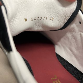 Sneakers Chanel bianche e nere