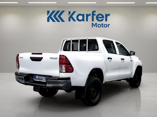 Toyota Hilux 2.4 D-4D Cabina Doble GX