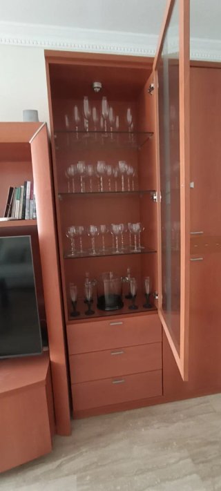 Mueble de comedor madera y cristal No se envía