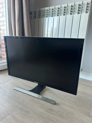 Samsung modelo U28E590D