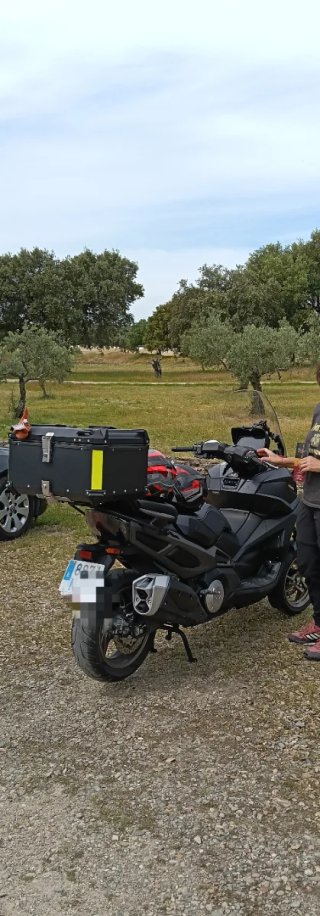 Moto Kymco cv3 575