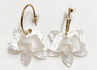 Pendientes Parfois Flores Nacaradas Dorados