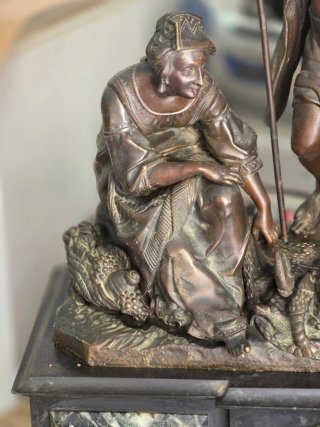 Figura bronce sobremesa mujer pescando
