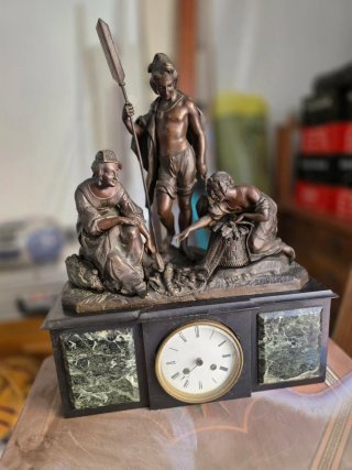 Figura bronce sobremesa mujer pescando