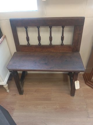 Banco rustico de madera de roble