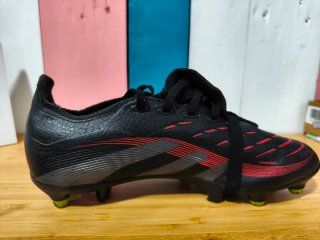 Zapatillas de fútbol Adidas Predator Negras Rojas