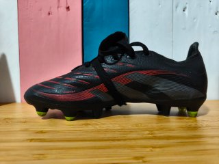 Zapatillas de fútbol Adidas Predator Negras Rojas
