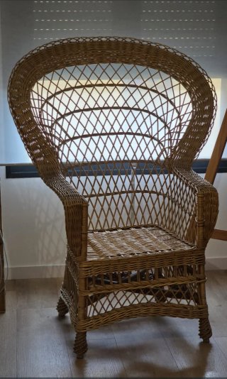 Sillón de mimbre tipo Enmanuelle.