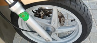Honda sh 125 con etiqueta