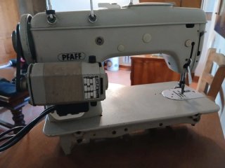 Macchina da cucire Pfaff 260