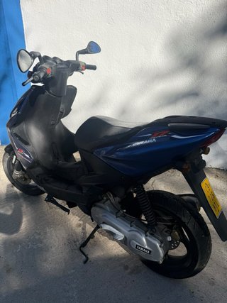 Yamaha Aerox R 50 año 2007. Totalmente de serie.