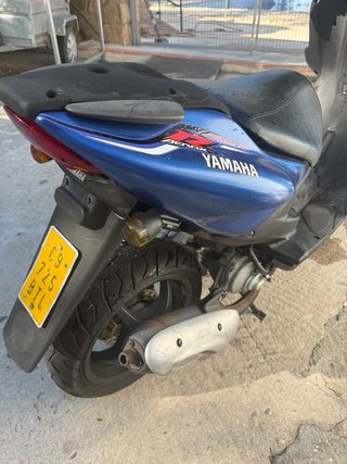 Yamaha Aerox R 50 año 2007. Totalmente de serie.
