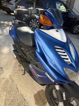 Yamaha Aerox R 50 año 2007. Totalmente de serie.