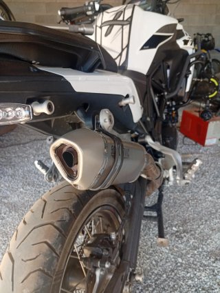 Escape scorpiovič Benelli TRK 502 X
