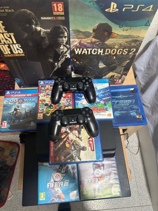 Consola PS4 1TB Negra + 7 Juegos